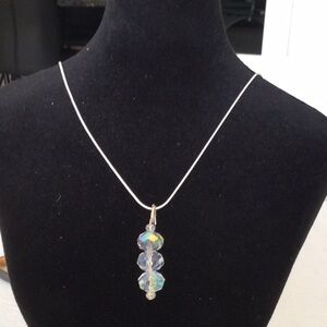 Chic SilverColor  Necklace with Iridescent Beads NWOT *